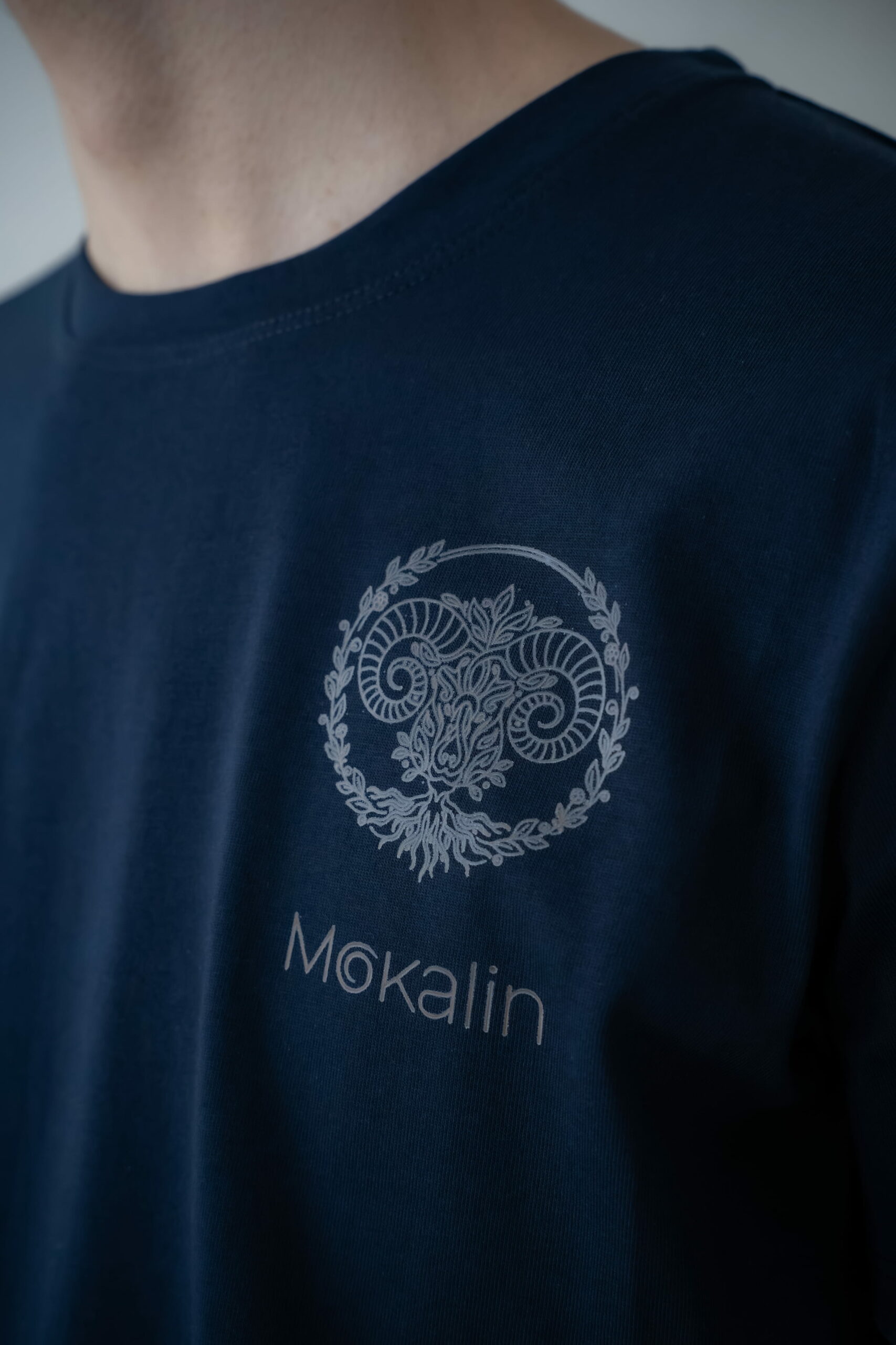 t-shirt-navy-homme-echo-chic-mokalin-01